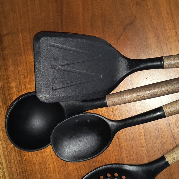 Kitchen Utensils - Picture 4 of 8